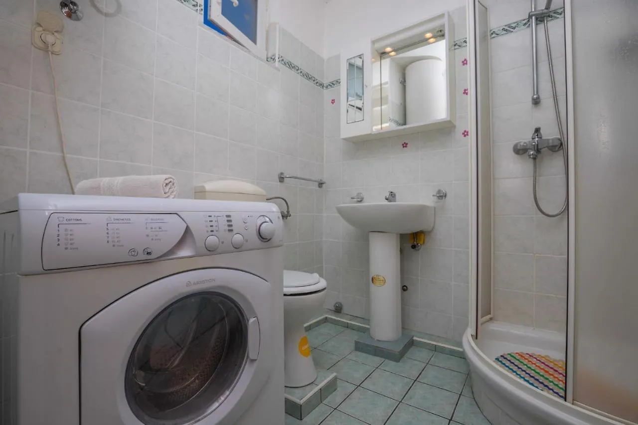 Apartment In Dramalj 41384